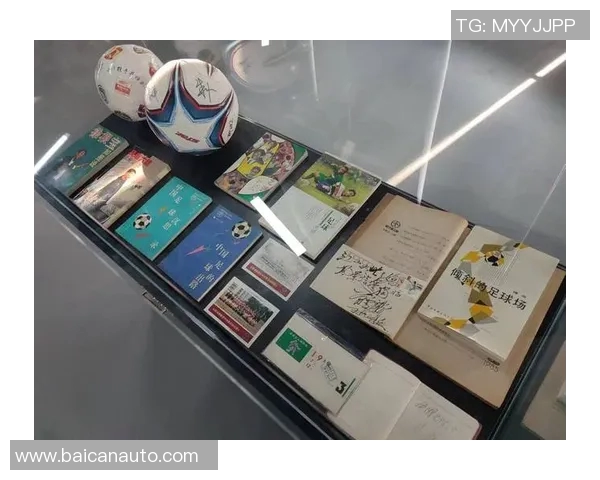 聚焦足球球星卡特卡盒收藏热潮与球迷文化价值解析